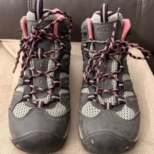 KEEN Women's Black and Pink Athletic Shoes
